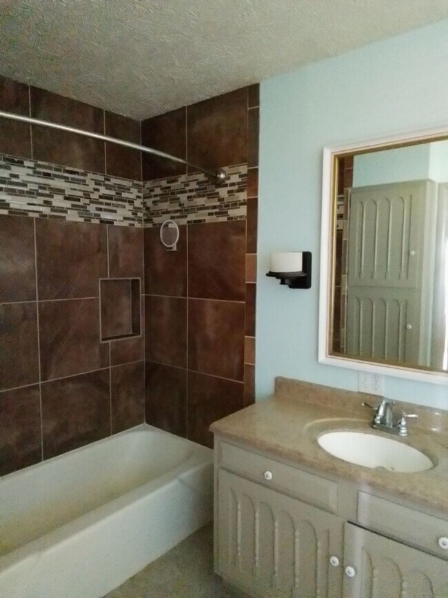 Building Photo - Single family home w / elbow room in Bozeman