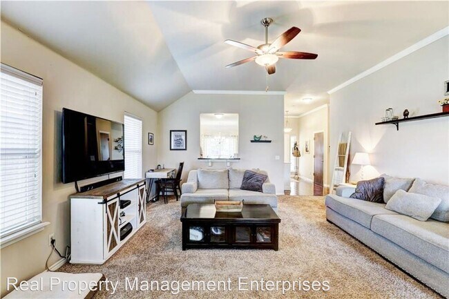 Building Photo - 3 br, 2 bath House - 17609 Red Tailed Hawk...