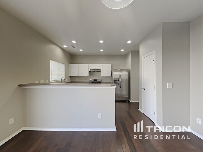 Building Photo - 526 Kerriann Ln