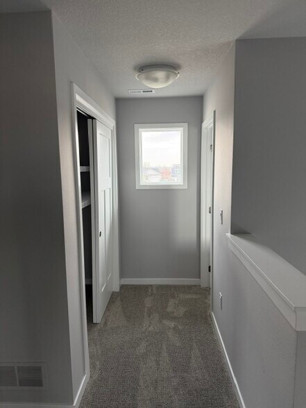 Building Photo - 1749 Ashwood Ave