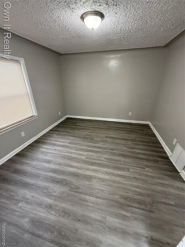 Building Photo - 18705 Avon Ln