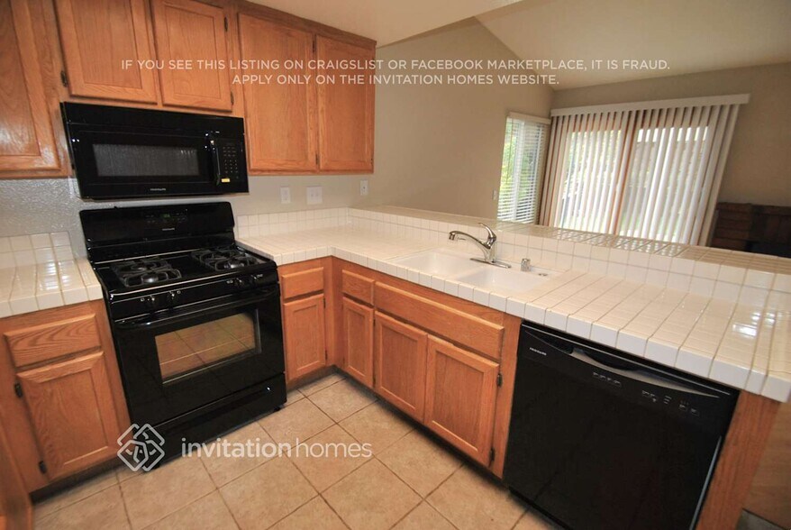 Building Photo - 744 Morita Dr