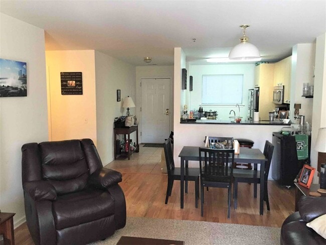Building Photo - Live the Manayunk lifestyle you’ve been dr...