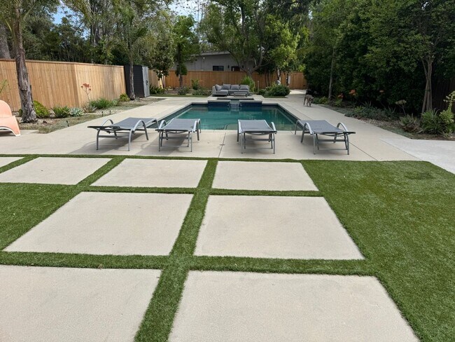 Building Photo - Single story - 3 bedroom, 3 bath + bonus room