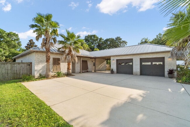 Primary Photo - 52 Okahatchee Cir SE