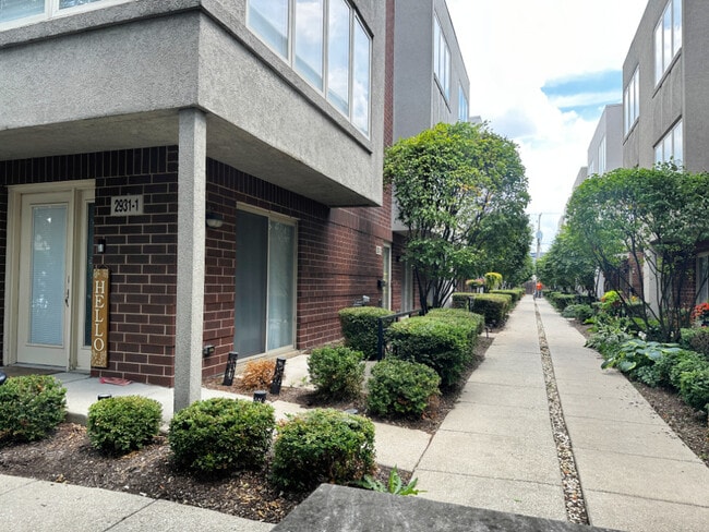 Building Photo - 2931 N Natoma Ave