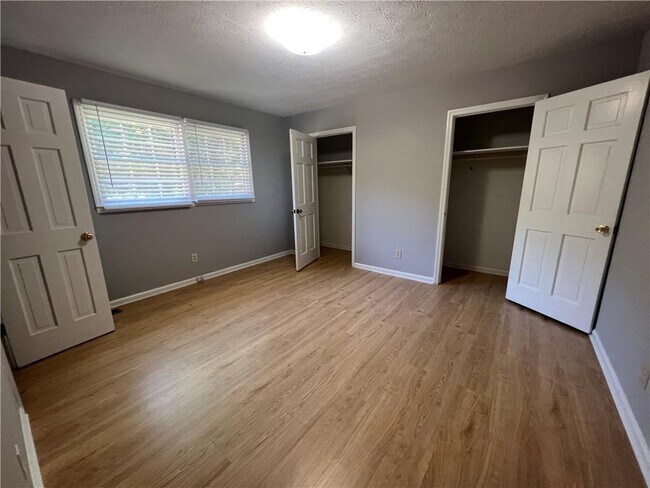 Building Photo - 1650 Beechwood Blvd NW