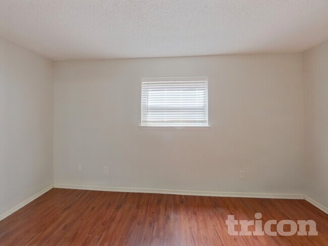 Building Photo - 1916 Tracey Cir