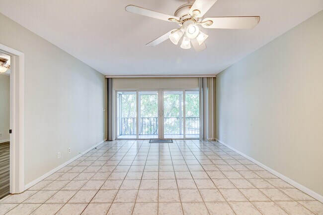 Building Photo - 1200 SW 12th Ct