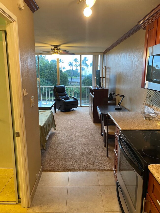 Building Photo - Furnished Honokowai East unit. $2050 + tax...