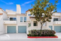 Building Photo - Bright and Modern 2Bdm 2Ba Townhome with Private Patio in Scripps Ranch!
