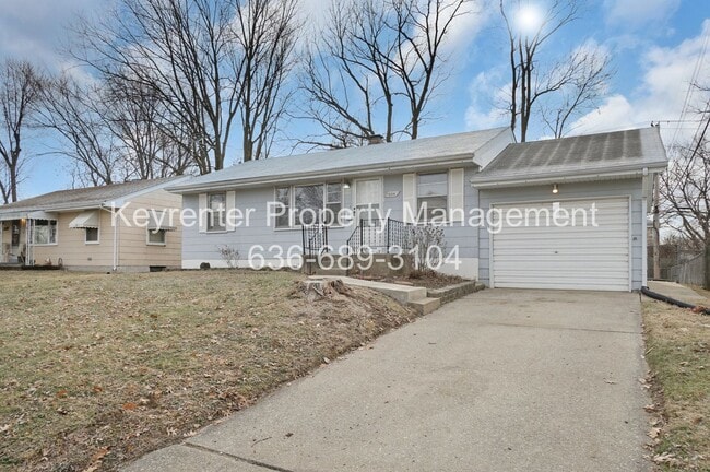 Building Photo - COMING SOON!! Charming 3-Bedroom Home in a Prime Saint Charles Location!