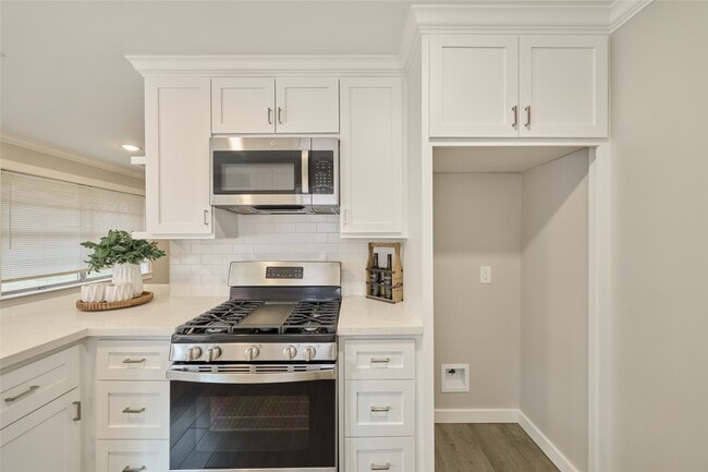 Building Photo - 309 S Magnolia St