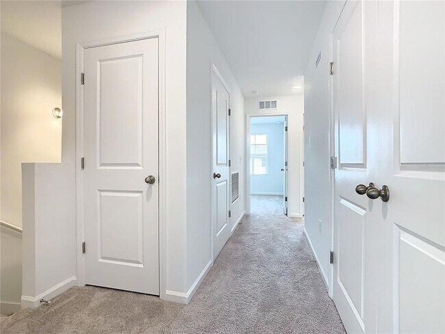 Building Photo - 3270 Vesara Dr