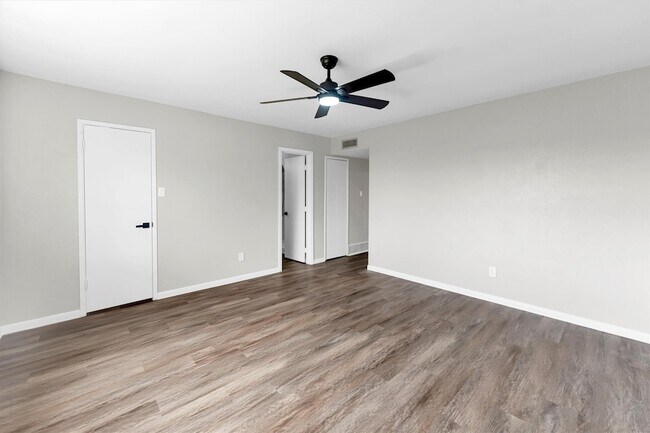 Building Photo - 18330 Navajo Trail Dr
