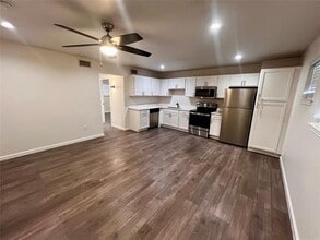 Building Photo - 5010 San Jacinto St