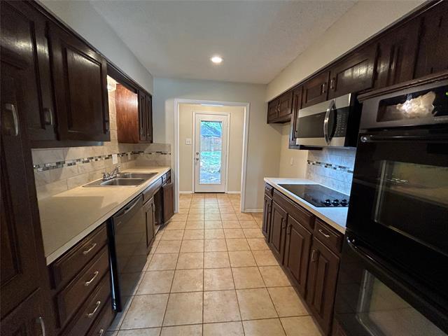 Building Photo - 7516 Woodhaven Dr