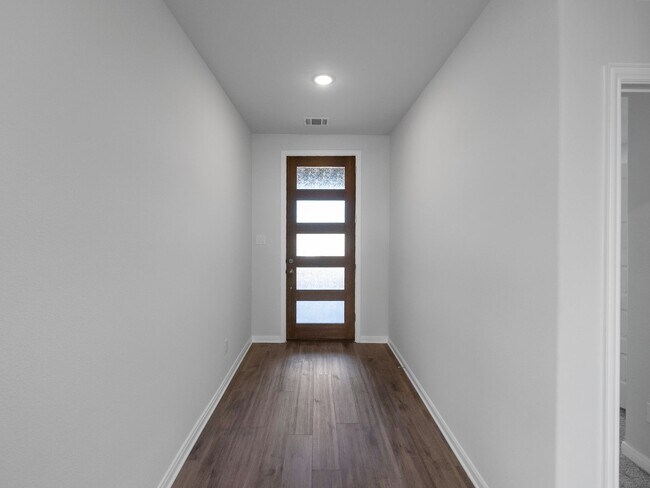 Building Photo - Almost New, Modern Look 4 Bed 3 Bath House in Van Alstyne Available Now!