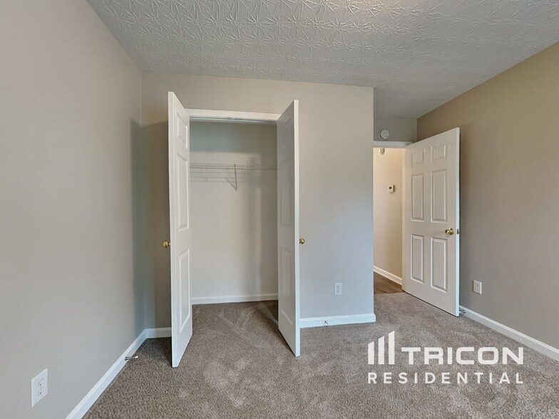 Building Photo - 4980 Wynford Ln