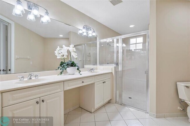 Building Photo - 8140 NW 128th Ln