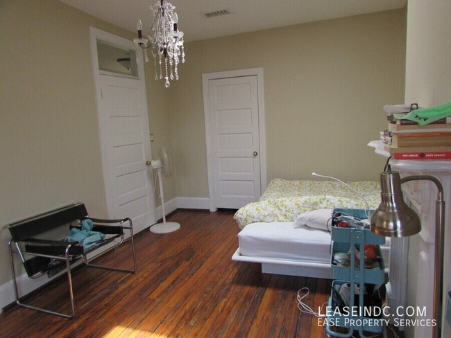 Building Photo - 1501 R St NW