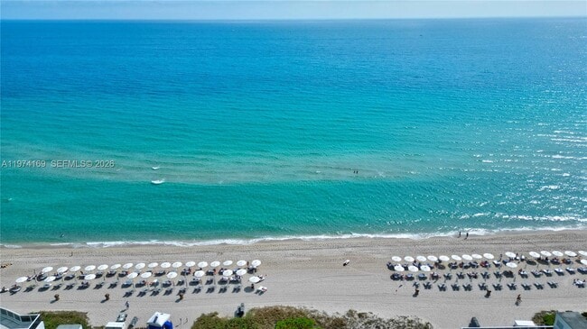 Building Photo - 16001 Collins Ave