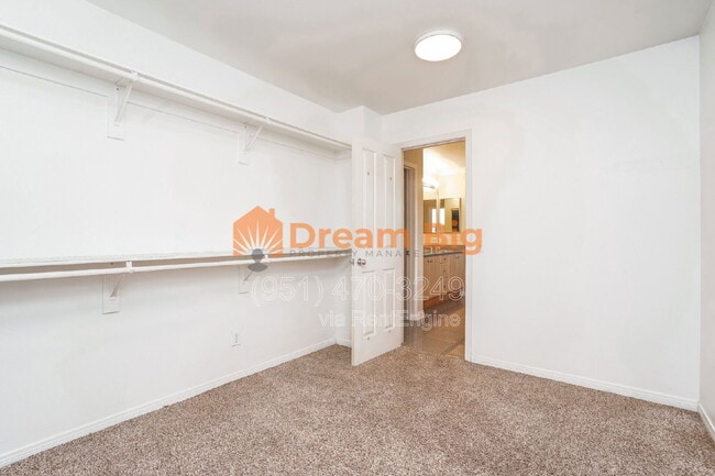 Building Photo - 30 Amberhill