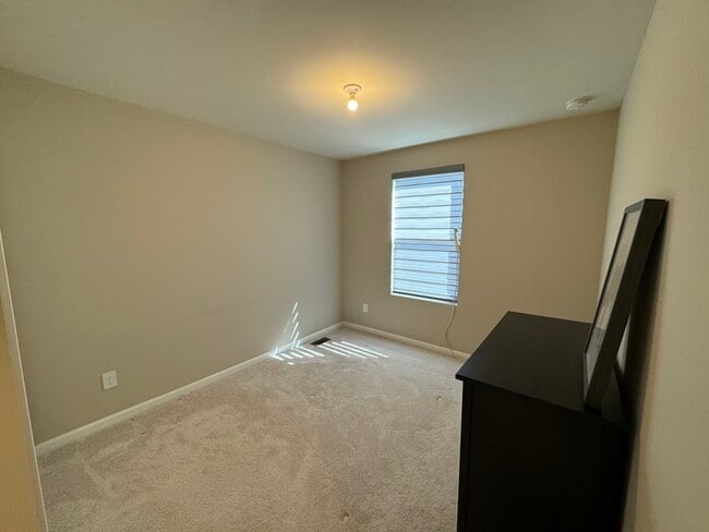 Building Photo - 50044 Norfolk Ct