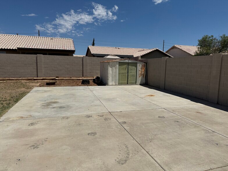 Building Photo - 8460 W Aster Dr
