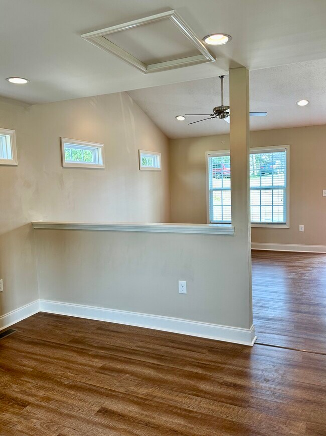 Bright tranquil color scheme - 2312-B Belle Ave NE