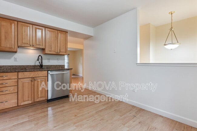 Building Photo - 7612 Indian Hills Dr