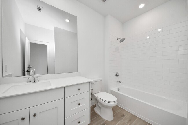 Building Photo - 28910 Rustic Robin Ln