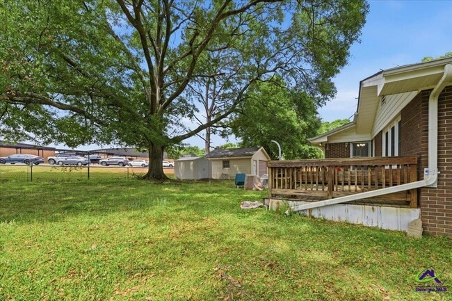 Building Photo - 202 Self St