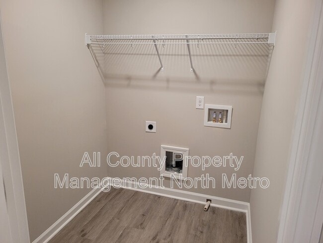Building Photo - 356 Hidden Creek Ln