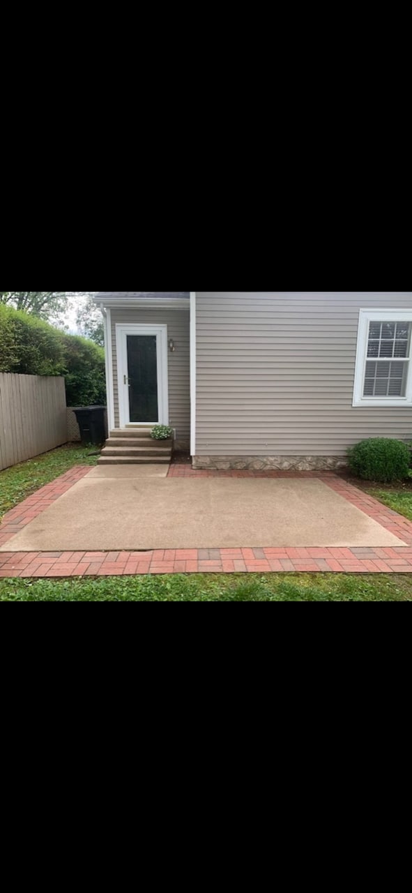 Building Photo - Greenlawn