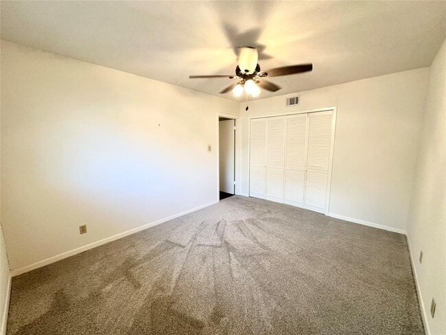 Building Photo - 5808 Nassau Dr