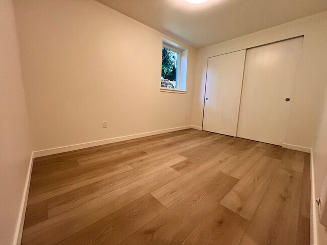 Building Photo - #244-5110 SE 41st Ave