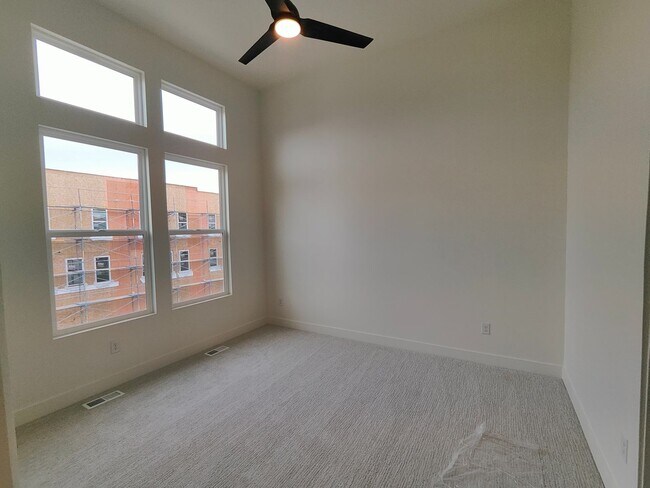 Building Photo - Aspen Ridge Lane #126