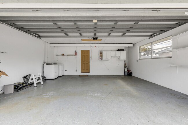 Building Photo - 2130 Pope Ave