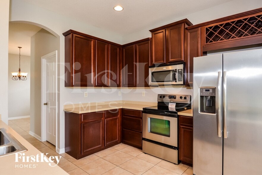 Building Photo - 10205 38th Ct E