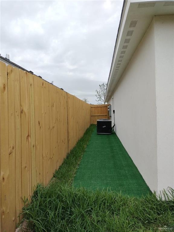 Building Photo - 12 S Xanthia St