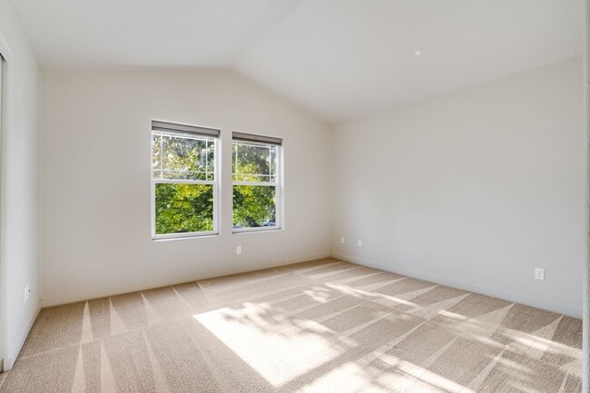 Building Photo - Beautiful 3 Bed, 2.5 Bath Rental Home in W...