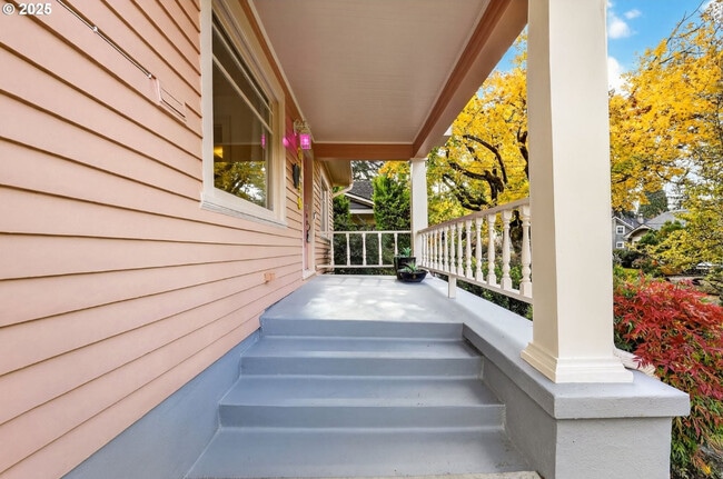 Building Photo - 3748 NE 23rd Ave