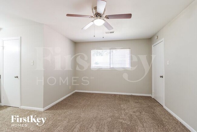 Building Photo - 4903 Shatner Dr