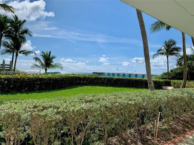 Building Photo - 16711 Collins Ave