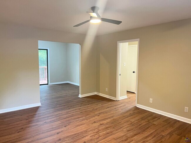 Building Photo - 1199 Runnymede Ln