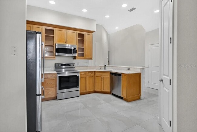 Building Photo - 8233 Tivoli Dr