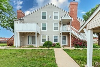 Building Photo - 2 Bed 2 Bath condo in great location!