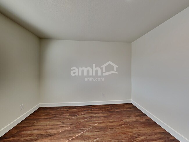 Building Photo - 8862 Carmine Cob Ave