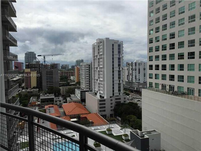 Building Photo - 690 SW 1st Ct